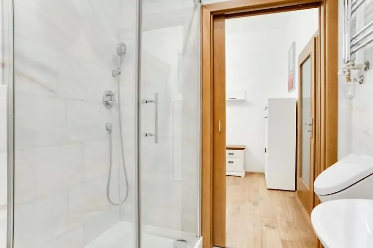 Luxury & Quiet Charming 2Bds Near River - Nek2Nd Prague Apartment
