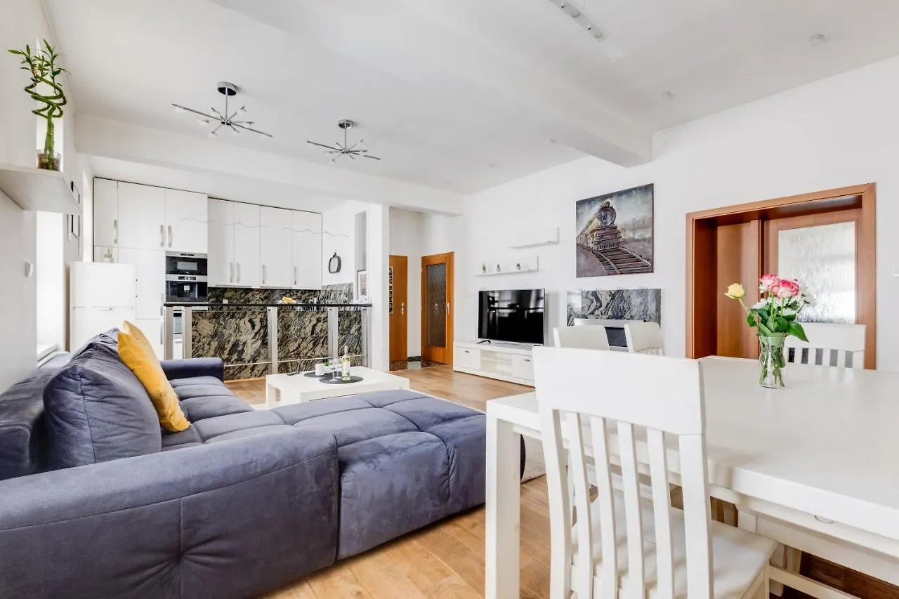Luxury & Quiet Charming 2Bds Near River - Nek2Nd Prague