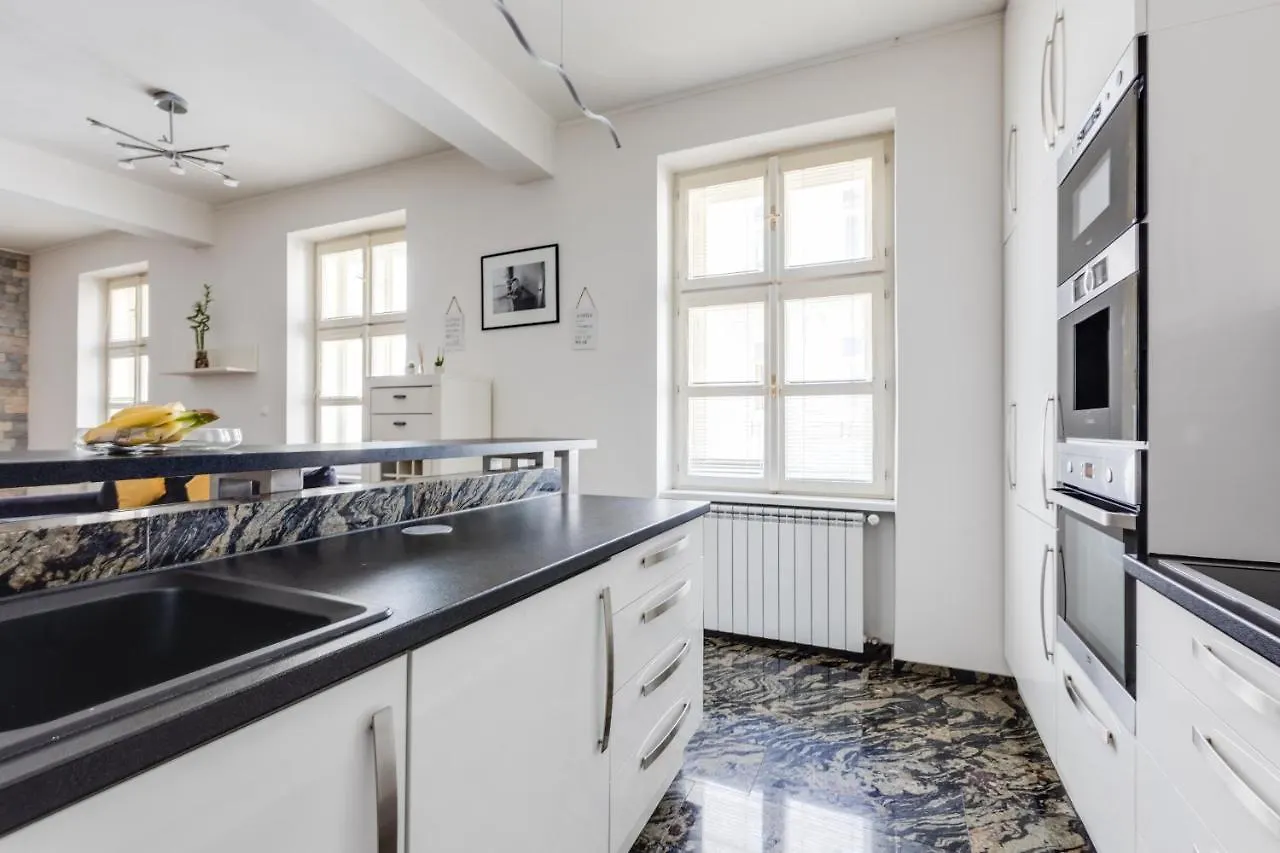 Luxury & Quiet Charming 2Bds Near River - Nek2Nd Prague Apartment