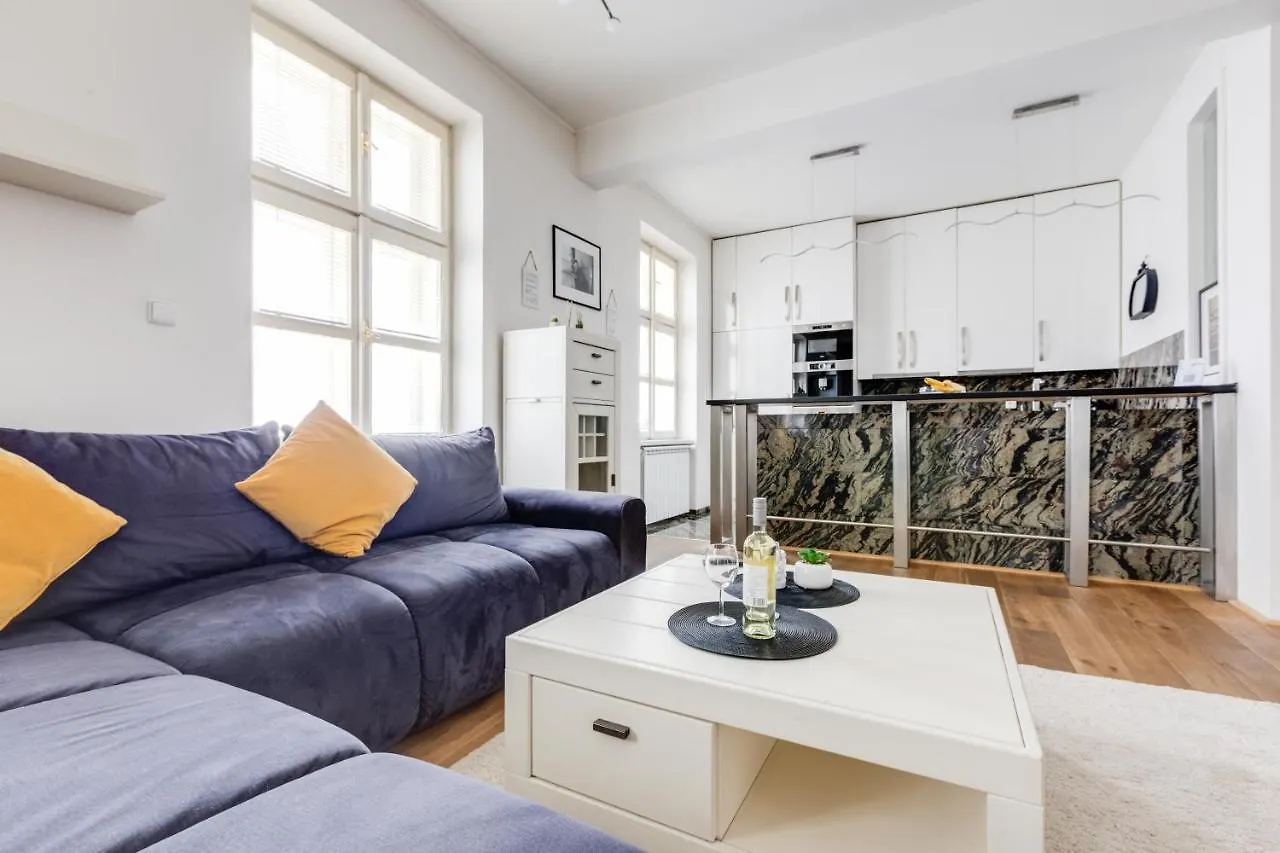 Luxury & Quiet Charming 2Bds Near River - Nek2Nd Prague Apartment