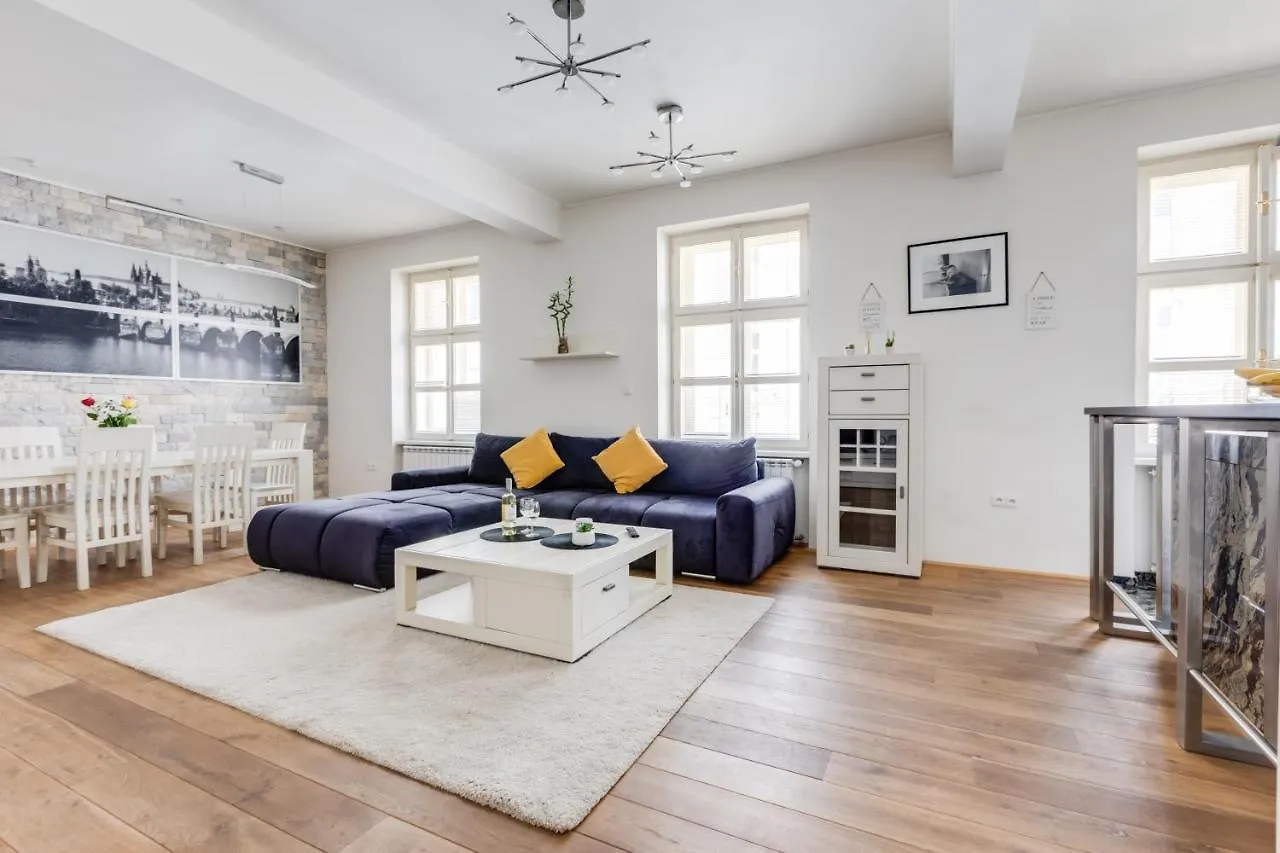 Luxury & Quiet Charming 2Bds Near River - Nek2Nd Prague